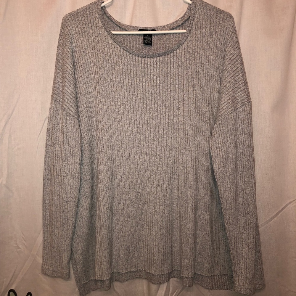 Rue 21 Light Grey Ribbed Long Sleeve Shirt